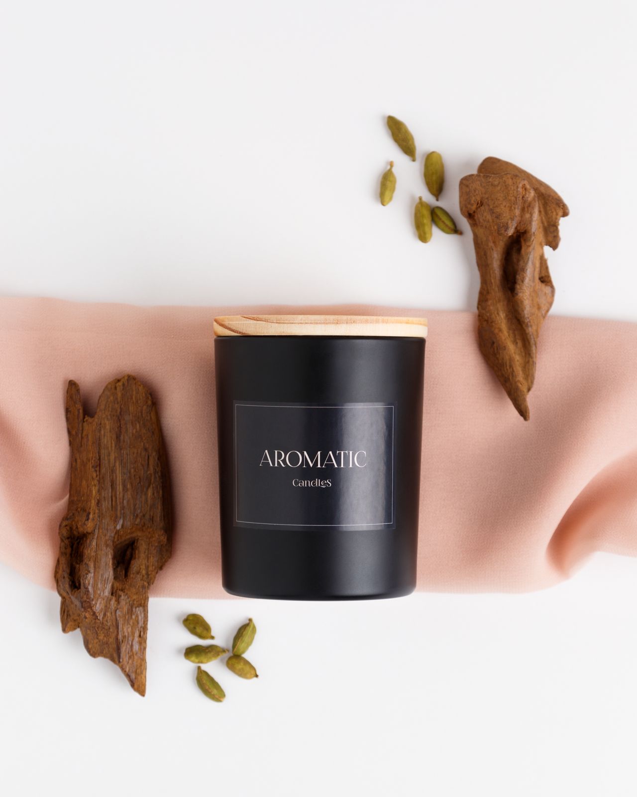 Royal Oud & Cardamom Aromatic Candle