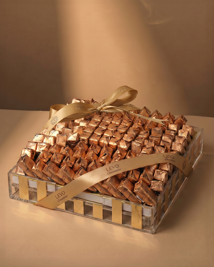 Levo Acrylic Golden Elegance Arrangement