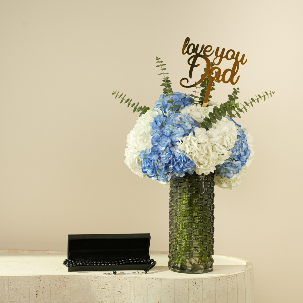Ocean Breeze Hydrangea Vase & Razin Luxury Black Misbaha Gift Set