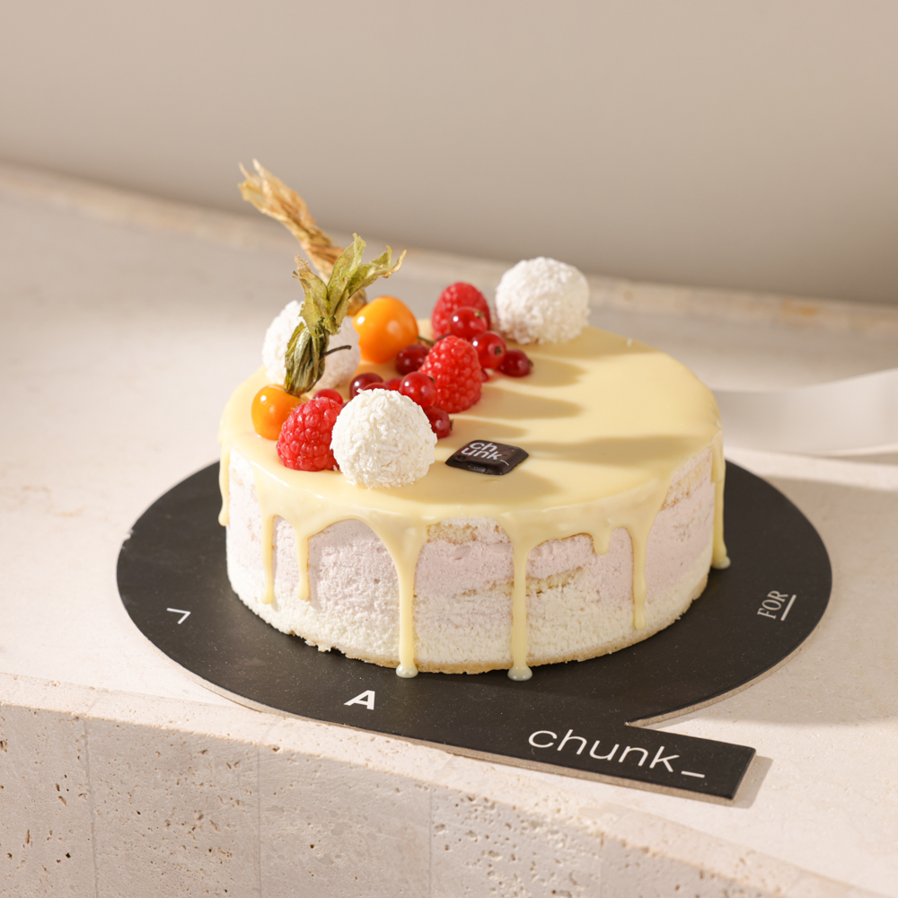 Medium Crunchy Berry Cake