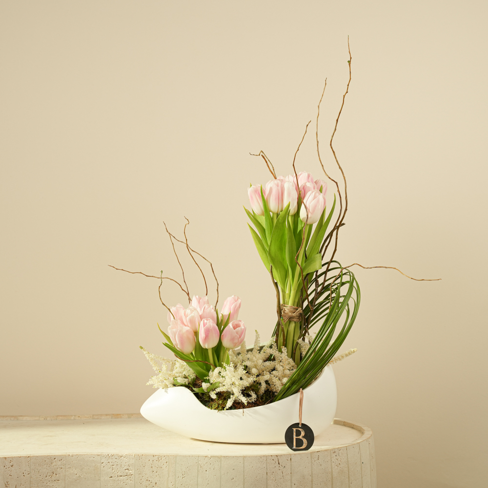 Tulip Whisper – Modern Pink Tulip Vase